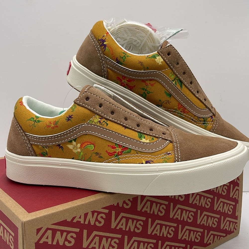 Vans WMNS Floral Tan Sneakers Comfycush Old
Fatal Floral Golden Brow
VN0A5DYC1M7 - Picture 7 of 16